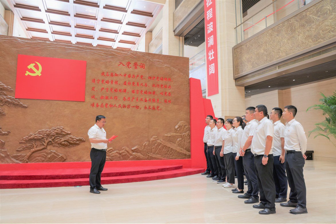 中建七局四公司华北项管中心党总支
走进中国第一历史档案馆